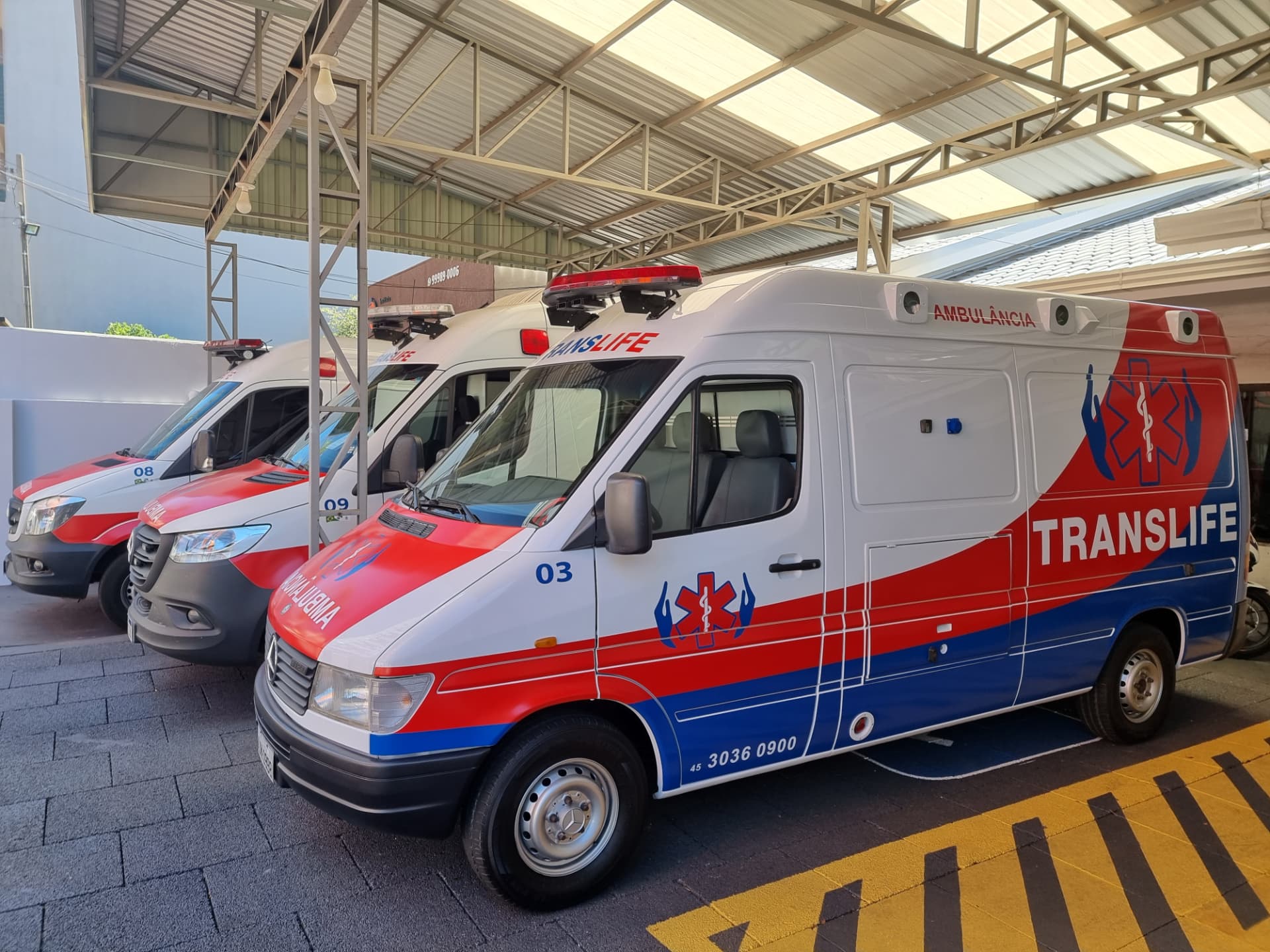 Frota de ambulâncias Translife abrigada na base